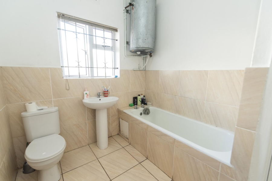 To Let 1 Bedroom Property for Rent in St Georges Park Eastern Cape